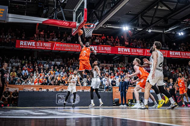 1. Basketball Bundesliga, easyCredit BBL, Saison 2025 2026, Herren, Hauptrunde, 31. Spieltag, 24.04.2026, RASTA Vechta - Löwen Braunschweig TJ Bamba ( 5 - RASTA Vechta) beim Dunk Vechta RASTA Dome Niedersachsen Deutschland
