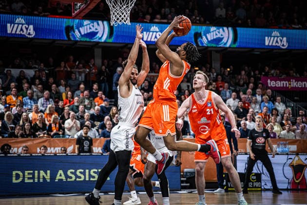 1. Basketball Bundesliga, easyCredit BBL, Saison 2025 2026, Herren, Hauptrunde, 31. Spieltag, 24.04.2026, RASTA Vechta - Löwen Braunschweig Lloyd Pandi ( 41 - RASTA Vechta) beim Korbleger Vechta RASTA Dome Niedersachsen Deutschland