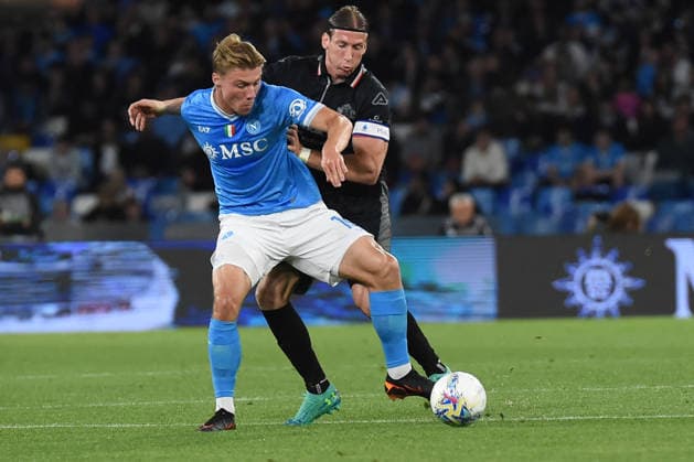 CALCIO - Serie A - SSC Napoli vs US Cremonese Rasmus Hojlund of SSC Napoli competes for the ball with Federico Baschirotto of US.Cremonese during the Serie A Enelive match between SSC Napoli vs US Cremonese at Diego Armando Maradona Stadium Naples Italy  Copyright: xIPAxSport ABACAx