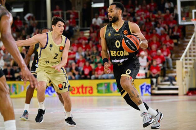 BASKET-BALL : AS Monaco VS FC Barcelona, Barca - Play-in EuroLeague - 24 04 2026 Elie Okobo (ASM) - Play-in EuroLeague match between AS Monaco and FC Barcelona on April 24, 2026 at the Gaston-MÃ decin sports hall in Monaco. MonacoMonaco  Copyright: xWilliamxCannarellax