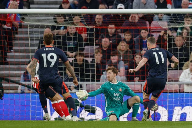 Sunderland v Nottingham Forest, Premier League Chris Wood of Nottingham Forest scores his sides second goal of the match 0-2 during the Sunderland v Nottingham Forest Premier League match at the Stadium of Light, Sunderland, England on 24 April 2026 Credit: Craig Cowan Every Second Media Editorial use only. All images are copyright Every Second Media Limited. No images may be reproduced without prior permission. All rights reserved. Premier League and Football League images are subject to licensing agreements with Football DataCo Limited. see https: www.football-dataco.com Copyright: xIMAGO EveryxSecondxMediax ESM-1940-0065 CraigxCowanx xEveryxSecondxMediax