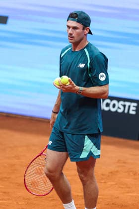 April 24, 2026, Madrid, Madrid, Spain: Tommy Paul of USA plays against Thiago Agustin Tirante of Argentina during the Mutua Madrid Open 2026, ATP, Tennis Herren Masters 1000 and WTA, Tennis Damen 1000, at La Caja Magica on April 24, 2026 in Madrid, Spain. Mutua Madrid Open 2026 - Day 5 - ZUMAa181 20260424_zaa_a181_505 Copyright: xIrinaxR.xHipolitox