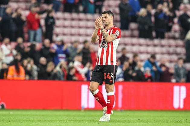 Premier League: Sunderland v Nottingham Forest Granit Xhaka of Sunderland applauds the fans after the game during the Premier League match Sunderland vs Nottingham Forest at Stadium Of Light, Sunderland, United Kingdom on 24 April 2026 (Photo by Alfie Cosgrove News Images) Sunderland Stadium Of Light Tyne and Wear United Kingdom Copyright: xAlfiexCosgrove NewsxImagesx