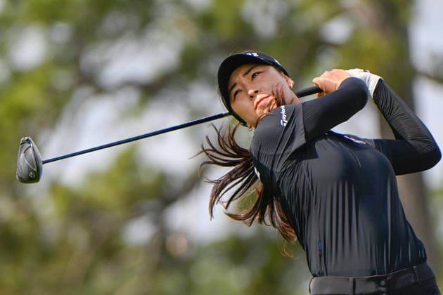 HOUSTON, TX - APRIL 23: Ina Yoon (KOR) watches her tee shot on 18 during the first round of The Chevron Championship on April 23, 2026, at Memorial Park Golf Course in Houston, Texas. (Photo by Ken Murray Icon Sportswire) GOLF: APR 23 LPGA, Golf Damen The Chevron Championship EDITORIAL USE ONLY Icon2604230331
