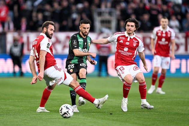 Stade Brestois 29 v RC Lens - Ligue 1 McDonald s 2025 2026 28 Adrien THOMASSON (rcl) - 13 Joris CHOTARD (sb29) - 24 Lucas TOUSART (sb29) during the Ligue 1 McDonald s match between Brest and Lens at Stade Francis Le Ble on April 24, 2026 in Brest, France. Brest France  Copyright: xFEPx 776348372