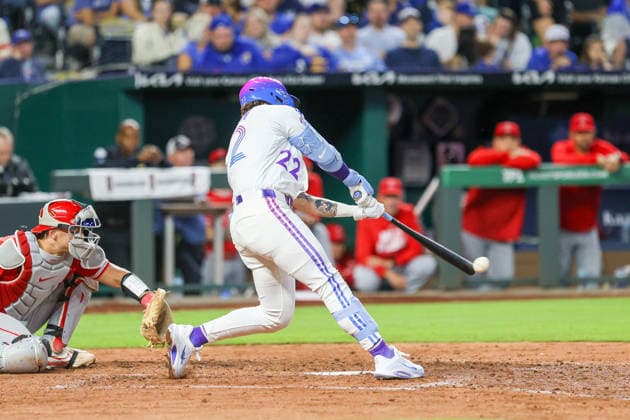 MLB, Baseball Herren, USA 2026: Angels Vs Royals April 24th APR 24, 2026: Kansas City Royals designated Carter Jensen (22) singles in the 6th inning against the Los Angeles Angels at Kauffman Stadium in Kansas City, MO. Roman Puno CSM (Credit Image: Â Roman Puno Cal Media) Kansas City Missouri United States EDITORIAL USE ONLY Copyright: xx ZUMA-20260425_zma_c04_005.jpg RomanxPunox csmphotothree487857