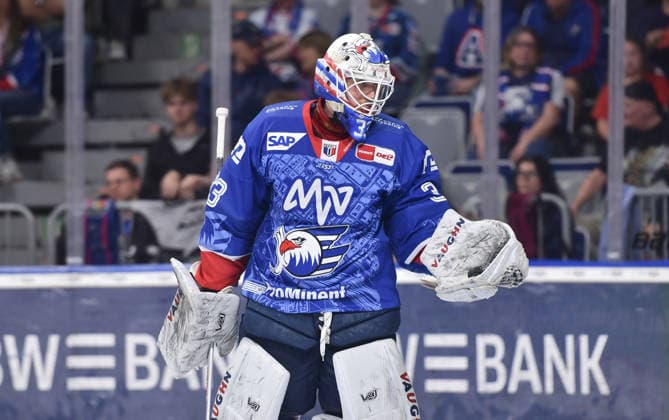 24.04.2026, xblx, Eishockey Penny DEL Finale 2026, Adler Mannheim - Eisbären Berlin v.l. Johan Christer Mattsson (Adler Mannheim) (DFL DFB REGULATIONS PROHIBIT ANY USE OF PHOTOGRAPHS as IMAGE SEQUENCES and or QUASI-VIDEO) Mannheim