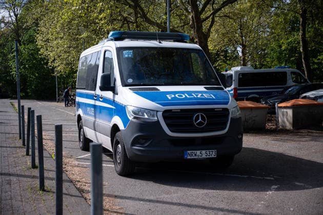 25.04.2026, Fussball, 2. Bundesliga, 31. Spieltag Saison 2025 2026, Preußen Münster - DSC Arminia Bielefeld, Polizei Symbolbild Derby xRHR-FOTO TKx