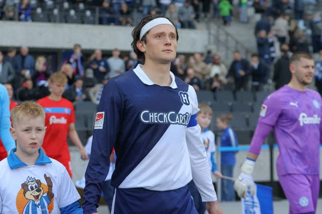 25.04.2025, xtgx, Fussball 2. Bundesliga, Hertha BSC Berlin - Holstein Kiel emspor, v.l. Fabian Reese (Hertha, 11) Sondertrikot (DFL DFB REGULATIONS PROHIBIT ANY USE OF PHOTOGRAPHS as IMAGE SEQUENCES and or QUASI-VIDEO) Berlin