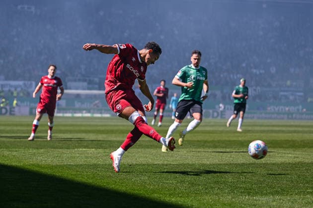 25.04.2026, Fussball, 2. Bundesliga, 31. Spieltag Saison 2025 2026, Preußen Münster - DSC Arminia Bielefeld, Monju Momuluh (DSC Arminia Bielefeld) xRHR-FOTO TKx