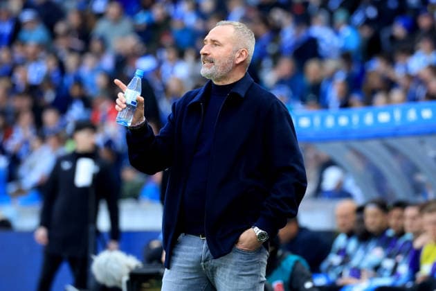 DEU, DFL, 2. FBL, Hertha BSC vs. Holstein Kiel, 25.04.2026, Berliner Olympiastadion, Berlin, DEU, DFL, 2. FBL, Hertha BSC vs. Holstein Kiel, im Bild Cheftrainer TIM WALTER (Holstein Kiel) DFL - regulations prohibit any use of Photographs as image sequences and or quasi-video