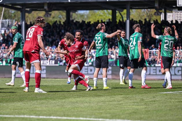 25.04.2026, Fussball, 2. Bundesliga, 31. Spieltag Saison 2025 2026, Preußen Münster - DSC Arminia Bielefeld, Mael Corboz (DSC Arminia Bielefeld) freut sich über das Tor zum 1:3, xRHR-FOTO TKx