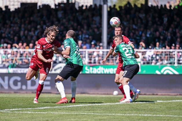 25.04.2026, Fussball, 2. Bundesliga, 31. Spieltag Saison 2025 2026, Preußen Münster - DSC Arminia Bielefeld, Mael Corboz (DSC Arminia Bielefeld) erzielt das Tor zum 1:3, xRHR-FOTO TKx