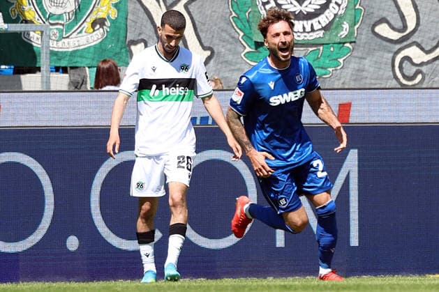 25.04.2026, xrekx, Fussball 2.Bundesliga, Karlsruher SC - Hannover 96 v.l. Torjubel nach dem Tor zum celebrating the goal celebrate 1:1 durch Fabian Schleusener (Karlsruher SC) (DFL DFB REGULATIONS PROHIBIT ANY USE OF PHOTOGRAPHS as IMAGE SEQUENCES and or QUASI-VIDEO) Karlsruhe