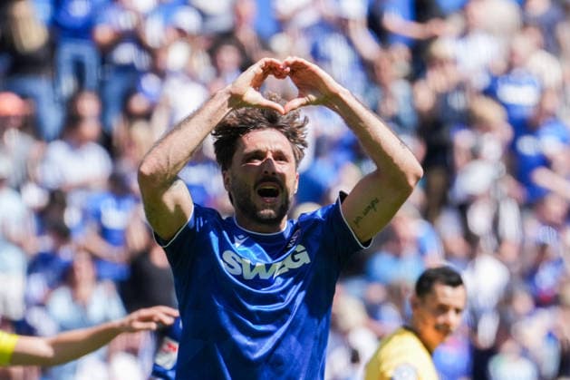 2. Bundesliga, Karlsruher SC vs Hannover 96, 25.04.2026 Torjubel zum 1:1 durch Fabian Schleusener (Karlsruher SC, 24) 2. Bundesliga, Karlsruher SC vs Hannover 96, BBBank Wildpark Karlsruhe, 25.04.2026 DFB DFL REGULATIONS PROHIBIT ANY USE OF PHOTOGRAPHS AS IMAGE SEQUENCES AND OR QUASI-VIDEO.