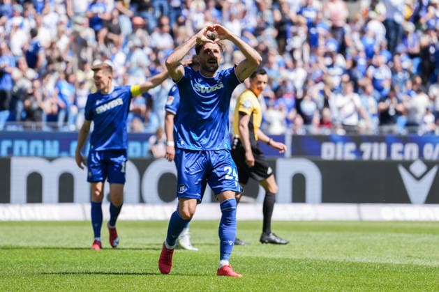 2. Bundesliga, Karlsruher SC vs Hannover 96, 25.04.2026 Torjubel zum 1:1 durch Fabian Schleusener (Karlsruher SC, 24) 2. Bundesliga, Karlsruher SC vs Hannover 96, BBBank Wildpark Karlsruhe, 25.04.2026 DFB DFL REGULATIONS PROHIBIT ANY USE OF PHOTOGRAPHS AS IMAGE SEQUENCES AND OR QUASI-VIDEO.