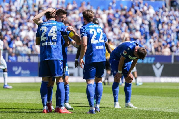 2. Bundesliga, Karlsruher SC vs Hannover 96, 25.04.2026 Torjubel zum 1:1 durch Fabian Schleusener (Karlsruher SC, 24) 2. Bundesliga, Karlsruher SC vs Hannover 96, BBBank Wildpark Karlsruhe, 25.04.2026 DFB DFL REGULATIONS PROHIBIT ANY USE OF PHOTOGRAPHS AS IMAGE SEQUENCES AND OR QUASI-VIDEO.