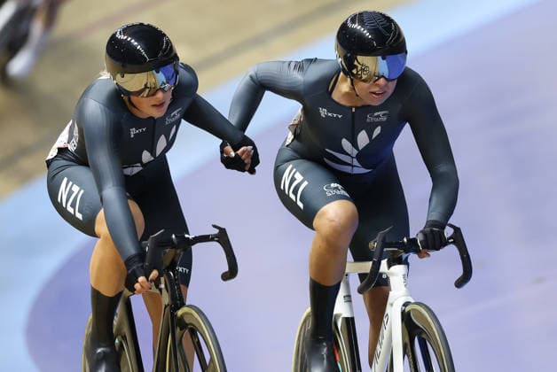 UCI Track World Cup: Nilai Picture by Alex Whitehead SWpix.com - 25 04 2026 - Cycling - UCI Track World Cup: Nilai - Velodrom Nasional Malaysia, Nilai, Malaysia - Women™s Madison - Final - Bryony Botha (New Zealand) and Prudence Fowler (New Zealand) Nilai Velodrom Nasional Malaysia Malaysia Copyright: x xSWpix.comx(t axPhotographyxHubxLtd)xAlexxWhitehead SWpix.comx SWP-3030-13130