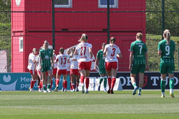 Google Pixel Frauen-Bundesliga, RB Leipzig - SV Werder Bremen; 25.04.2026 Tor-Jubel bei RB Leipzig nach dem Treffer zum 1:0. Fußball, Google Pixel Frauen-Bundesliga, Saison 2025 2026, 23. Spieltag: RB Leipzig vs. SV Werder Bremen am 25.04.2026, Trainingszentrum Cottaweg, Leipzig. DFB REGULATIONS PROHIBIT ANY USE OF PHOTOGRAPHS AS IMAGE SEQUENCES AND OR QUASI-VIDEO. Copyright: xBEAUTIFULxSPORTS JanxKaeferx