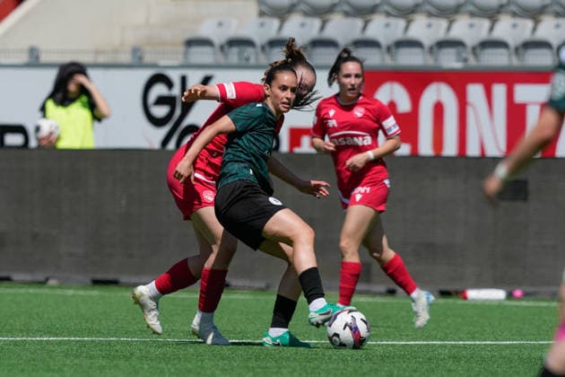 Schweiz: AXA Women s Super League 2025 26, FC Thun vs Yverdon FC - Stockhorn Arena, Thun: Ines Khiri (9 Yverdon) Copyright: xKjetilxWaberx