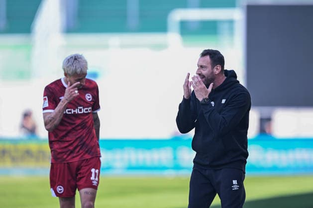 25.04.2026, Fussball, 2. Bundesliga, 31. Spieltag Saison 2025 2026, Preußen Münster - DSC Arminia Bielefeld, Trainer Mitch Kniat (Arminia Bielefeld) xRHR-FOTO TKx