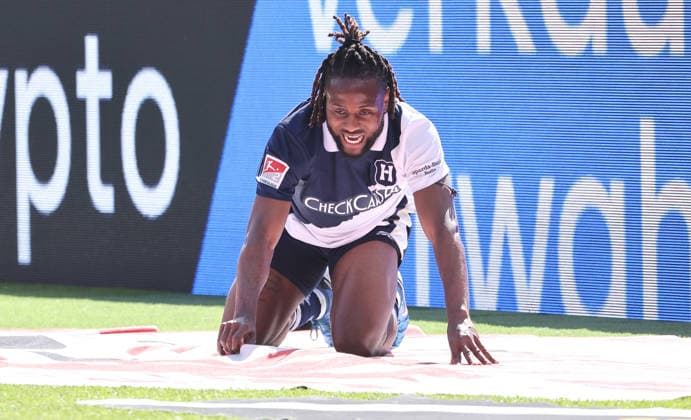 Deyovaisio Zeefuik enttäuscht nach vergebener Torchance Enttäuschung Fußball Fussball DFL 2. Bundesliga Herren 31. Spieltag Saison 2025 2026 25.04.2026 Hertha BSC Berlin vs. Holstein Kiel KSV DFL regulations prohibit any use of photographs as image sequences and or quasi-video