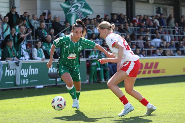 Google Pixel Frauen-Bundesliga, RB Leipzig - SV Werder Bremen; 25.04.2026 Maja Sternad (11, Werder Bremen). Fußball, Google Pixel Frauen-Bundesliga, Saison 2025 2026, 23. Spieltag: RB Leipzig vs. SV Werder Bremen am 25.04.2026, Trainingszentrum Cottaweg, Leipzig. DFB REGULATIONS PROHIBIT ANY USE OF PHOTOGRAPHS AS IMAGE SEQUENCES AND OR QUASI-VIDEO. Copyright: xBEAUTIFULxSPORTS JanxKaeferx