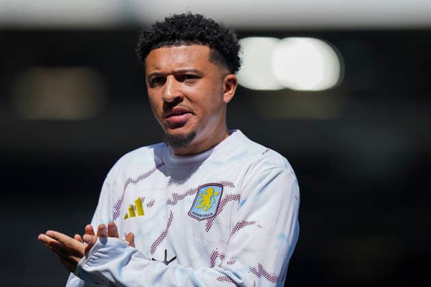 Fulham v Aston Villa, Premier League Aston Villa forward Jadon Sancho (19) warm up during the Fulham v Aston Villa Premier League match at Craven Cottage, London, England on 25 April 2026 Credit: Robbie Hoad Every Second Media Editorial use only. All images are copyright Every Second Media Limited. No images may be reproduced without prior permission. All rights reserved. Premier League and Football League images are subject to licensing agreements with Football DataCo Limited. see https: www.football-dataco.com Copyright: xIMAGO EveryxSecondxMediax ESM-1947-0031 RobbiexHoadx xEveryxSecondxMediax