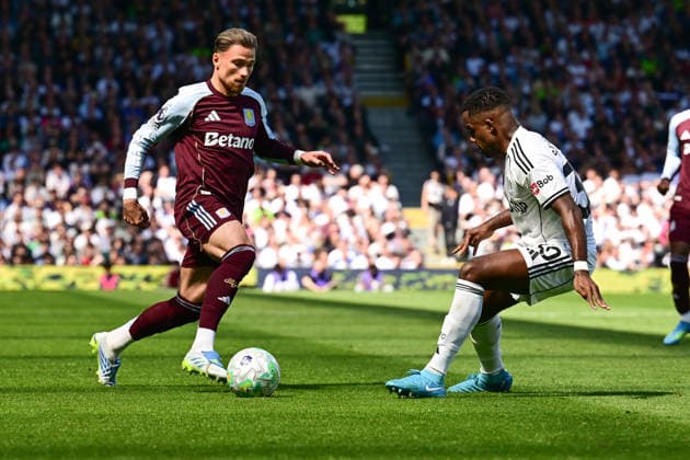 Fulham v Aston Villa, Premier League Aston Villa defender Matty Cash (2) takes on Fulham defender Ryan Sessegnon (30) during the Premier League match between Fulham and Aston Villa at Craven Cottage, London, UK on 25 April 2026. London Craven Cottage Greater London UK Editorial use only DataCo restrictions apply See www.football-dataco.com , Copyright: xDennisxGoodwinx PSI-24149-0052