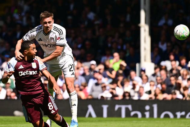Fulham v Aston Villa, Premier League Aston Villa midfielder Youri Tielemans (8) heads the ball under pressure from Fulham defender Timothy Castagne (21) during the Premier League match between Fulham and Aston Villa at Craven Cottage, London, UK on 25 April 2026. London Craven Cottage Greater London UK Editorial use only DataCo restrictions apply See www.football-dataco.com , Copyright: xDennisxGoodwinx PSI-24149-0057