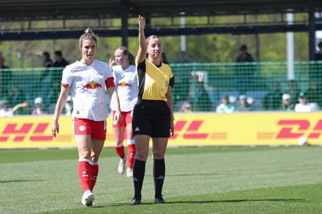 Google Pixel Frauen-Bundesliga, RB Leipzig - SV Werder Bremen; 25.04.2026 Schiedsrichterin Daniela Kottmann. Fußball, Google Pixel Frauen-Bundesliga, Saison 2025 2026, 23. Spieltag: RB Leipzig vs. SV Werder Bremen am 25.04.2026, Trainingszentrum Cottaweg, Leipzig. DFB REGULATIONS PROHIBIT ANY USE OF PHOTOGRAPHS AS IMAGE SEQUENCES AND OR QUASI-VIDEO. Copyright: xBEAUTIFULxSPORTS JanxKaeferx