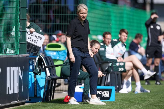 Friederike Kromp (Fritzy Kromp, Trainerin, Cheftrainerin, SV Werder Bremen), DIE DFB-RICHTLINIEN UNTERSAGEN JEGLICHE NUTZUNG VON FOTOS ALS SEQUENZBILDER UND ODER VIDEOÄHNLICHE FOTOSTRECKEN. DFB REGULATIONS PROHIBIT ANY USE OF PHOTOGRAPHS AS IMAGE SEQUENCES AND OR QUASI-VIDEO., 25.04.2026, Leipzig (Deutschland), Fussball, Google Pixel Frauen-Bundesliga, RB Leipzig - SV Werder Bremen