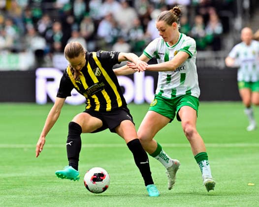 STOCKHOLM, SVERIGE 20260425 Häckens Aivi Luik och Hammarbys Sofia Reidy under den första finalmatchen i Europa Cup mellan Hammarby och Häcken pa 3Arena. STOCKHOLM SVERIGE x10030x