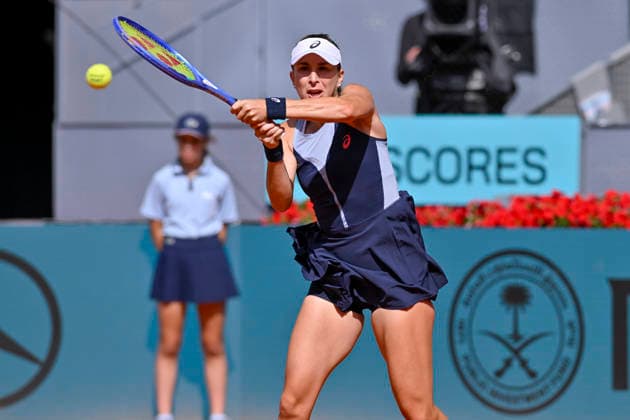 April 25, 2026, Madrid, Madrid, Spain: BELINDA BENCIC of Switzerland †YONEX during the Mutua Madrid Open 2026, ATP, Tennis Herren Masters 1000 and WTA, Tennis Damen 1000 tennis tournament, celebrated at Caja Magica on April 24, 2026 in Madrid, Spain. Madrid Spain - ZUMAc312 20260425_zsp_c312_163 Copyright: xOscarxManuelxSanchezx