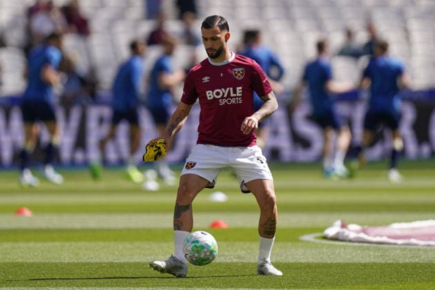 West Ham United v Everton, Premier League Valentin Castellanos of West Ham United warming up prior to the West Ham United v Everton Premier League match at the London Stadium, London, England on 25 April 2026 Credit: Dylan Hepworth Every Second Media Editorial use only. All images are copyright Every Second Media Limited. No images may be reproduced without prior permission. All rights reserved. Premier League and Football League images are subject to licensing agreements with Football DataCo Limited. see https: www.football-dataco.com Copyright: xIMAGO EveryxSecondxMediax ESM-1946-0012 DylanxHepworthx xEveryxSecondxMediax