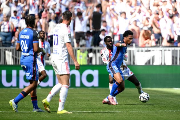 Olympique Lyonnais v AJ Auxerre - Ligue 1 McDonald s 2025 2026 19 Danny NAMASO (aja) - 05 Orel MANGALA (ol) during the Ligue 1 McDonald s match between Lyon and Auxerre at Groupama Stadium on April 25, 2026 in Lyon, France. Lyon France  Copyright: xFEPx 776348368
