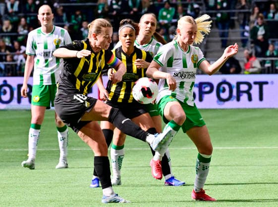 STOCKHOLM, SVERIGE 20260425 Häckens Anna Anvegard och Hammarbys Emilie Joramo under den första finalmatchen i Europa Cup mellan Hammarby och Häcken pa 3Arena. STOCKHOLM SVERIGE x10030x