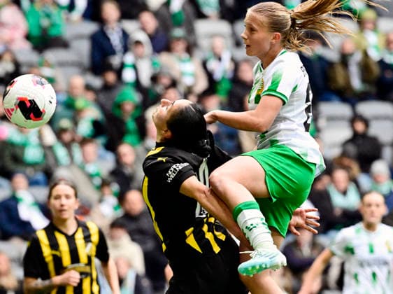 STOCKHOLM, SVERIGE 20260425 Häckens Nesrin Akgün och Hammarbys Fanny Peterson under den första finalmatchen i Europa Cup mellan Hammarby och Häcken pa 3Arena. STOCKHOLM SVERIGE x10030x