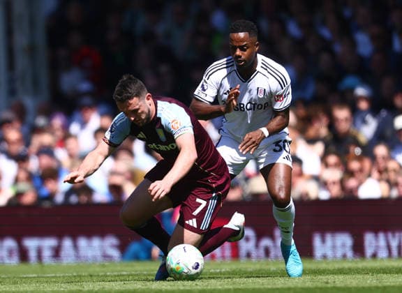 Fulham v Aston Villa, English Premier League, Gtech Community Stadium, Craven Cottage, London, UK - 25 04 2026 John McGinn of Aston Villa is pressured by Ryan Sessegnon of Fulham during the Premier League game at Craven Cottage London Craven Cottage London GBR, UK NEWSPAPERS OUT Copyright: xMarkxGreenwoodx