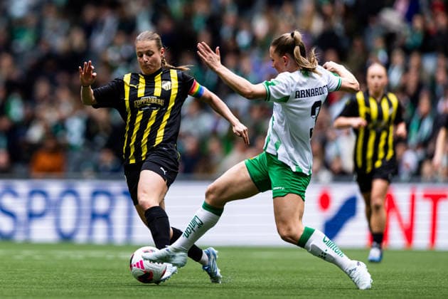 260425 Anna Anvegard of Häcken and Gudrun Arnardottir of Hammarby during the UEFA Women s Europa Cup final match between Hammarby and Häcken on April 25, 2026 in Stockholm. Photo: Caisa Rasmussen BILDBYRAN COP 353 JN0267 fotboll football soccer fotball europa cup hammarby häcken uefa womens europa cup dam bbeng Copyright: CAISAxRASMUSSEN BB260425CR012