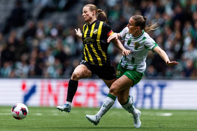 260425 Anna Anvegard of Häcken and Gudrun Arnardottir of Hammarby during the UEFA Women s Europa Cup final match between Hammarby and Häcken on April 25, 2026 in Stockholm. Photo: Caisa Rasmussen BILDBYRAN COP 353 JN0267 fotboll football soccer fotball europa cup hammarby häcken uefa womens europa cup dam bbeng Copyright: CAISAxRASMUSSEN BB260425CR013