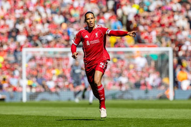 Football - FA Premier League - Liverpool FC v Crystal Palace FC LIVERPOOL, ENGLAND - Saturday, April 25, 2026: Liverpool s captain Virgil van Dijk during the FA Premier League match between Liverpool FC and Crystal Palace FC at Anfield. (Photo by David Rawcliffe Propaganda) LIVERPOOL Anfield MERSEYSIDE ENGLAND  Copyright: xDavidxRawcliffex P2026-04-25-Liverpool_Crystal_Palace-42