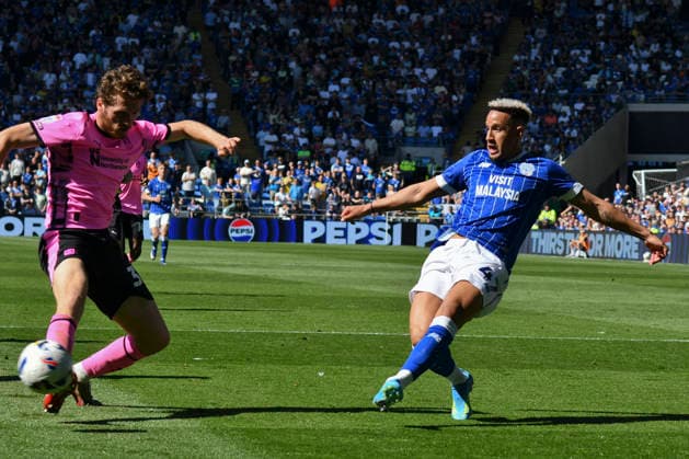 Football - 2025 2026 EFL Sky Bet League One - Cardiff City vs. Northampton Town - Cardiff City Stadium - Saturday 24th April 2026 Callum Robinson CARDIFF CITY shoots at goal Pic- COLORSPORT Winston Bynorth 
