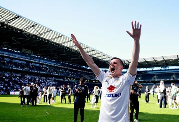 Joe Tomlinson of Milton Keynes Dons celebrate their side s promotion to EFL League One Milton Keynes Dons v Tranmere Rovers, EFL Sky Bet League Two, Football, Stadium MK, Milton Keynes, UK - 25 Apr 2026Milton Keynes Stadium MK United Kingdom EDITORIAL USE ONLY No use with unauthorised audio, video, data, fixture lists, club league logos or live services. Online in-match use limited to 120 images, no video emulation. No use in betting, games or single club league player publications. Copyright: xGeorgexTewkesbury Shutterstockx 16838787bt