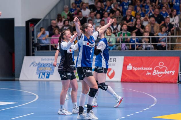 HSG Blomberg-Lippe (GER) vs. Thueringer HC (GER) Handball, 1. Handball Bundesliga Frauen, Halbfinale, Spiel 1, 25.4.2026, Saision 2025 2026, Blomberg Andrea Jacobsen (HSG Blomberg-Lippe, 04) jubelt nach einem Tor Blomberg Sporthalle an der Ulmenallee Deutschland