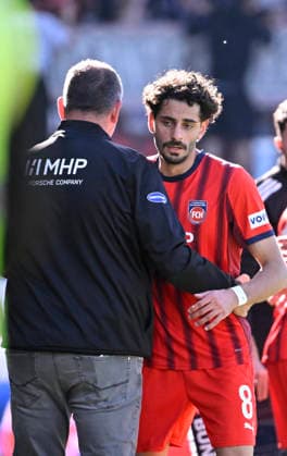 Wechsel Auswechslung Einwechslung Trainer Coach Frank Schmidt 1. FC Heidenheim 1846 FCH bedankt sich bei Eren Dinkci 1. FC Heidenheim 1846 FCH (08) Gestik Geste 1. FC Heidenheim 1846 FCH vs FC St. Pauli 25.04.2026 DFL REGULATIONS PROHIBIT ANY USE OF PHOTOGRAPHS AS IMAGE SEQUENCES AND OR QUASI-VIDEO 1. FC Heidenheim 1846 FCH vs FC St. Pauli *** Change Substitution Substitution Coach Coach Frank Schmidt 1 FC Heidenheim 1846 FCH thanks Eren Dinkci 1 FC Heidenheim 1846 FCH 08 Gesture Gesture 1 FC Heidenheim 1846 FCH vs FC St Pauli 25 04 2026 DFL REGULATIONS PROHIBIT ANY USE OF PHOTOGRAPHS AS IMAGE SEQUENCES AND OR QUASI VIDEO 1 FC Heidenheim 1846 FCH vs FC St Pauli