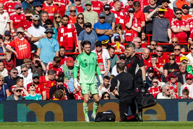 Football - FA Premier League - Liverpool FC v Crystal Palace FC LIVERPOOL, ENGLAND - Saturday, April 25, 2026: Liverpool s goalkeeper Freddie Woodman receives treatment during the FA Premier League match between Liverpool FC and Crystal Palace FC at Anfield. (Photo by David Rawcliffe Propaganda) LIVERPOOL Anfield MERSEYSIDE ENGLAND  Copyright: xDavidxRawcliffex P2026-04-25-Liverpool_Crystal_Palace-78