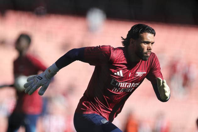 Arsenal v Newcastle United, Premier League David Raya (1) of Arsenal during the Premier League match between Arsenal and Newcastle United at the Emirates Stadium, London, UK on 25 April 2026. Editorial use only DataCo restrictions apply See www.football-dataco.com , Copyright: xNigelxKeenex PSI-24153-0010