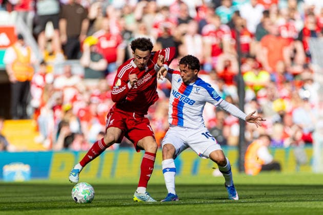 Football - FA Premier League - Liverpool FC v Crystal Palace FC LIVERPOOL, ENGLAND - Saturday, April 25, 2026: Liverpool s Curtis Jones (L) holds of Crystal Palace s YÃ remy Pino during the FA Premier League match between Liverpool FC and Crystal Palace FC at Anfield. (Photo by David Rawcliffe Propaganda) LIVERPOOL Anfield MERSEYSIDE ENGLAND  Copyright: xDavidxRawcliffex P2026-04-25-Liverpool_Crystal_Palace-92