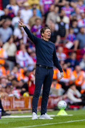 Football - FA Premier League - Liverpool FC v Crystal Palace FC LIVERPOOL, ENGLAND - Saturday, April 25, 2026: Crystal Palace s manager Oliver Glasner during the FA Premier League match between Liverpool FC and Crystal Palace FC at Anfield. (Photo by David Rawcliffe Propaganda) LIVERPOOL Anfield MERSEYSIDE ENGLAND  Copyright: xDavidxRawcliffex P2026-04-25-Liverpool_Crystal_Palace-96